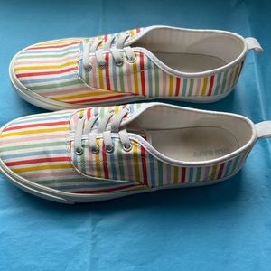 white elastic shoes with colorful stripes in amazing condition! Size 5